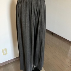 ワイドパンツ　プリーツの画像