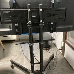 ドンキで購入した50インチテレビとテレビスタンドの画像