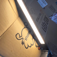 LED デスクライト　スリム照明器具　USB充電端子付きでスマホ...