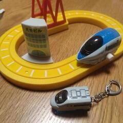 あげます電車のおもちゃとキーホルダー