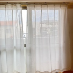 レースカーテンとハンガー
