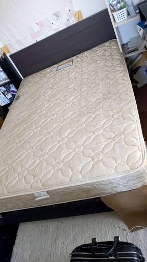 シモンズ ダブルベッド マットレスのみ