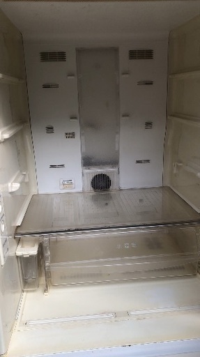グレーの三洋電機の￼冷蔵庫　平成10年製造￼ 使用可能￼ 引き取り無料￼ 三洋電機4ドア冷蔵庫平成11年製造1999 (伊賀) 上野市のキッチン