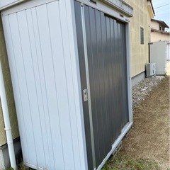 イナバ物置の画像