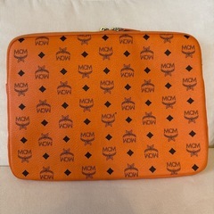今週のみお値下げ♡MCM オレンジレザー クラッチバッグ