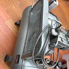 HITACHI　0.5U-7T　コンプレッサー出品中♪の画像
