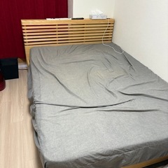 ダブルベット　枠　　マットレス付き