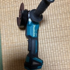 マキタ　ディスクグラインダ　１８V