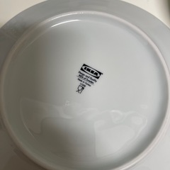 IKEA 白い皿 4枚セット 黒い点模様の画像