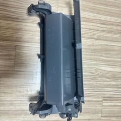 中古品】トヨタ プリウス ZVW30 純正 グローブボックス の画像