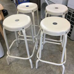 IKEA　スツール　RASKOG　１脚の価格です。