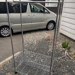 【取引中】メタルラック　スチールラック　ハンガーかけ付き　
