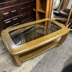 カリモク？ガラステーブル　ローテーブル