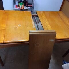 食卓テーブルと椅子2脚