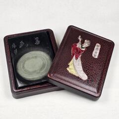 文房具 漆箱 螺鈿 美人昭君出塞図 石彫 手抄硯 筆添 美品