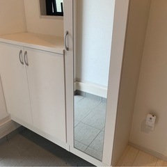 ⭐️美品⭐️ ホワイト 鏡付き収納キャビネット⭐️玄関収納⭐️下駄箱の画像