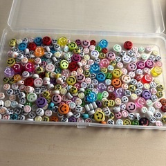 ビーズ　アクセサリー作りなど
