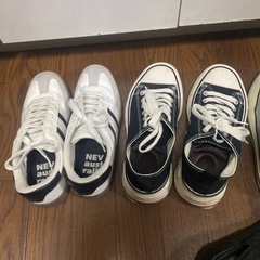 スニーカー、サンダルの画像