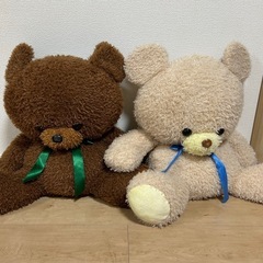 大きな　クマのぬいぐるみ　2種