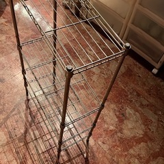 小型のメタルラック