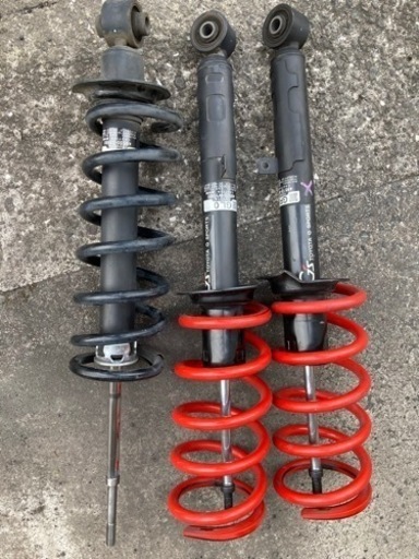 ショック アブソーバー