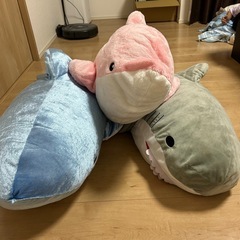 サメ　イルカ　120センチ　ぬいぐるみ　3つ
の画像