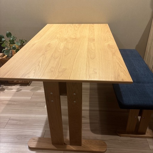 美品　LOWYA ダイニングテーブル  140cm 北欧 ネイビー 4人掛け