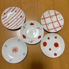 決まりました！ガレージセール　4.カラフル小皿5枚セット　直径10cm