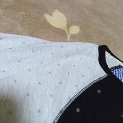 カラフル柄のおしゃれカットソーの画像
