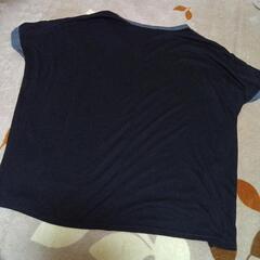 ゆったりめのカットソーの画像