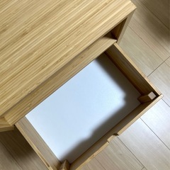 【5/29まで 引き取り】IKEA ベッドサイドテーブルの画像