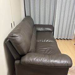 ニトリ製3人掛けブラウンレザーソファ