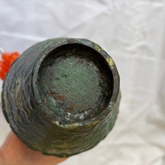 【重厚感】鋳物製 壺型オブジェ 金彩装飾 レトロインテリア／橙房紐付きの画像