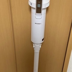 【軽量＆コードレス】アイリスオーヤマ スティック掃除機 IC-S...