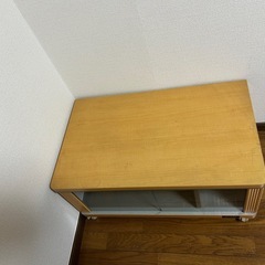 キャスター付きテレビ台の画像