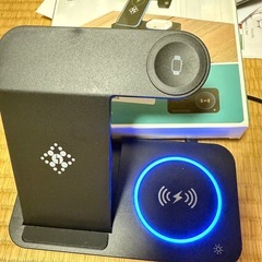 新品未使用ワイヤレス充電器3in1の画像