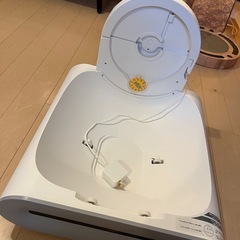 猫用の電動トイレの画像