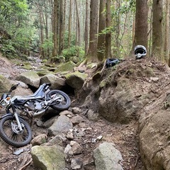 オフロードバイク　林道　天空ツーリング − 栃木県