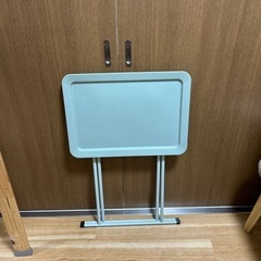 折りたたみテーブル