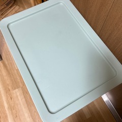 折りたたみテーブルの画像