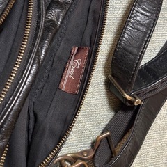最終値下げ【中古】Creed  雫型ボディバッグの画像