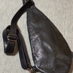 最終値下げ【中古】Creed  雫型ボディバッグの画像