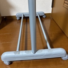 ハンガーラック　高さ調整可　アウターなどにの画像