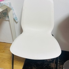 ダイニングテーブルの画像