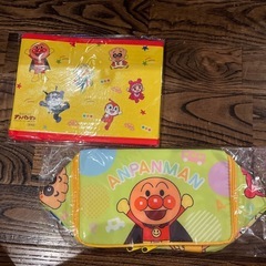 アンパンマン　収納ケースと保冷バッグ
