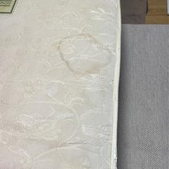 ダブルベッドの画像