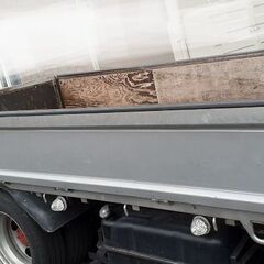 本州車外しで錆少ない！2トン車平ボデー！床板張替済み！