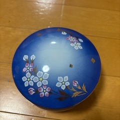 決まりました!ガレージセール 7.桜模様の蓋付き皿　お漬物に　直...