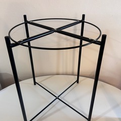 IKEA GLADOM ブラックサイドテーブルの画像
