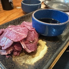 明日22日の夜、夕飯か夜カフェ行きません？